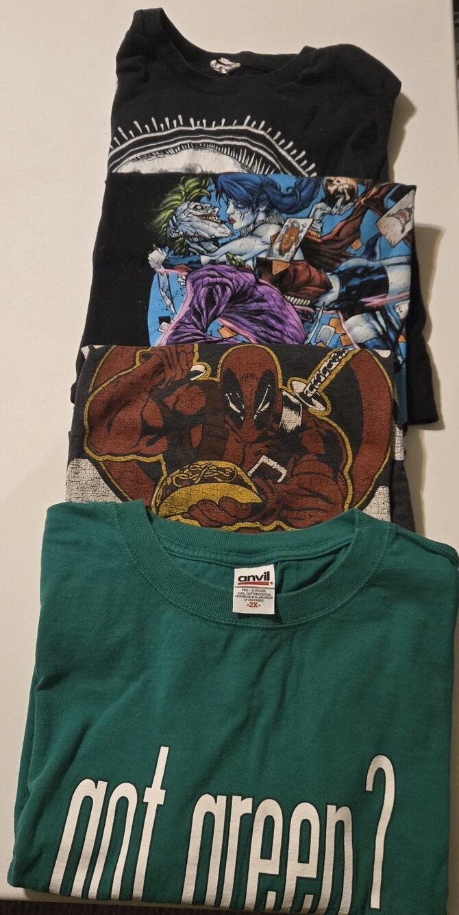 Lot of 4 Graphic Tees 2X XXL Marvel Deadpool Joker Harley Marilyn Monroe Green